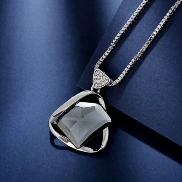 Fashion High-End Rhinestone Sweater Chain & Crystal Accent Necklace - Picture 2 of 5